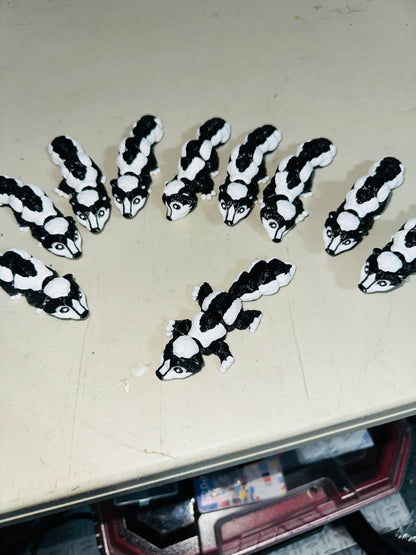 MMM Shrunk Mini Skunk – Articulated 3D Printed Fidget Animal