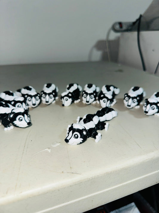 MMM Shrunk Mini Skunk – Articulated 3D Printed Fidget Animal